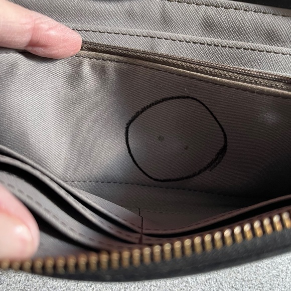 Vintage Fossil Black Leather Zip Around Wallet - Picture 11 of 13